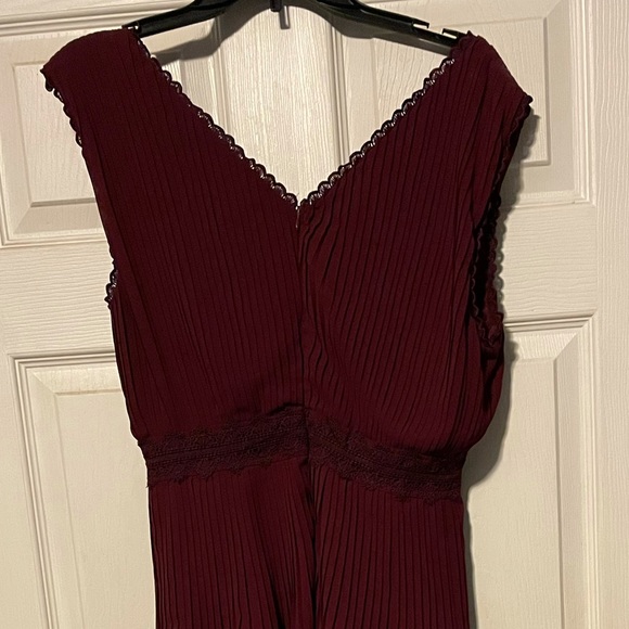 Maroon vintage tiered pleated dress! - Picture 4 of 6